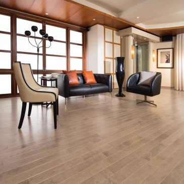 Golden Maple Hardwood flooring / Hudson Mirage Herringbone / Inspiration